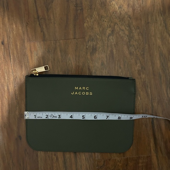 Marc Jacobs Olive Green Top Zip Clutch With Logo Clean Inside Like New - Picture 5 of 9